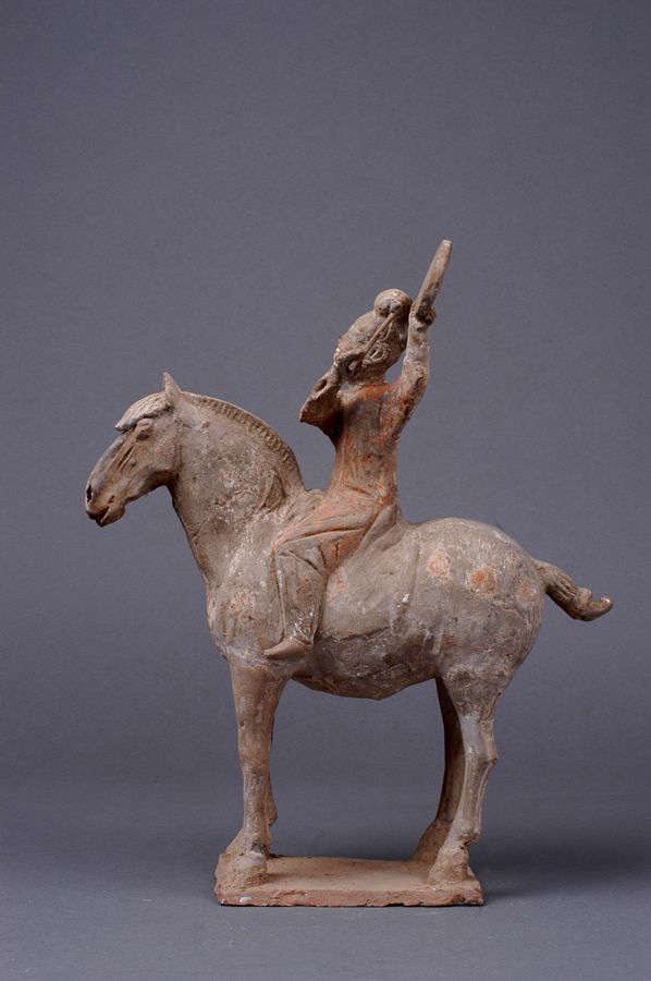 彩绘击鼓男陶俑